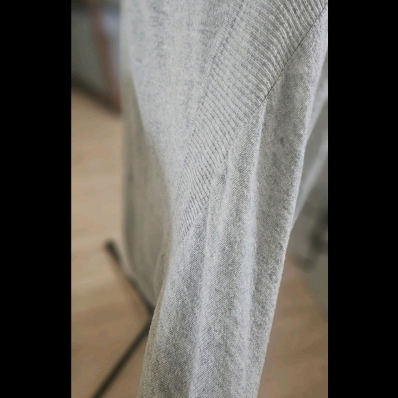 Cashmere Blend Gray Cardigan Sweater 3/4 Sleeve Warm Comfy Pretty Wm's SP/MP - Picture 3 of 5